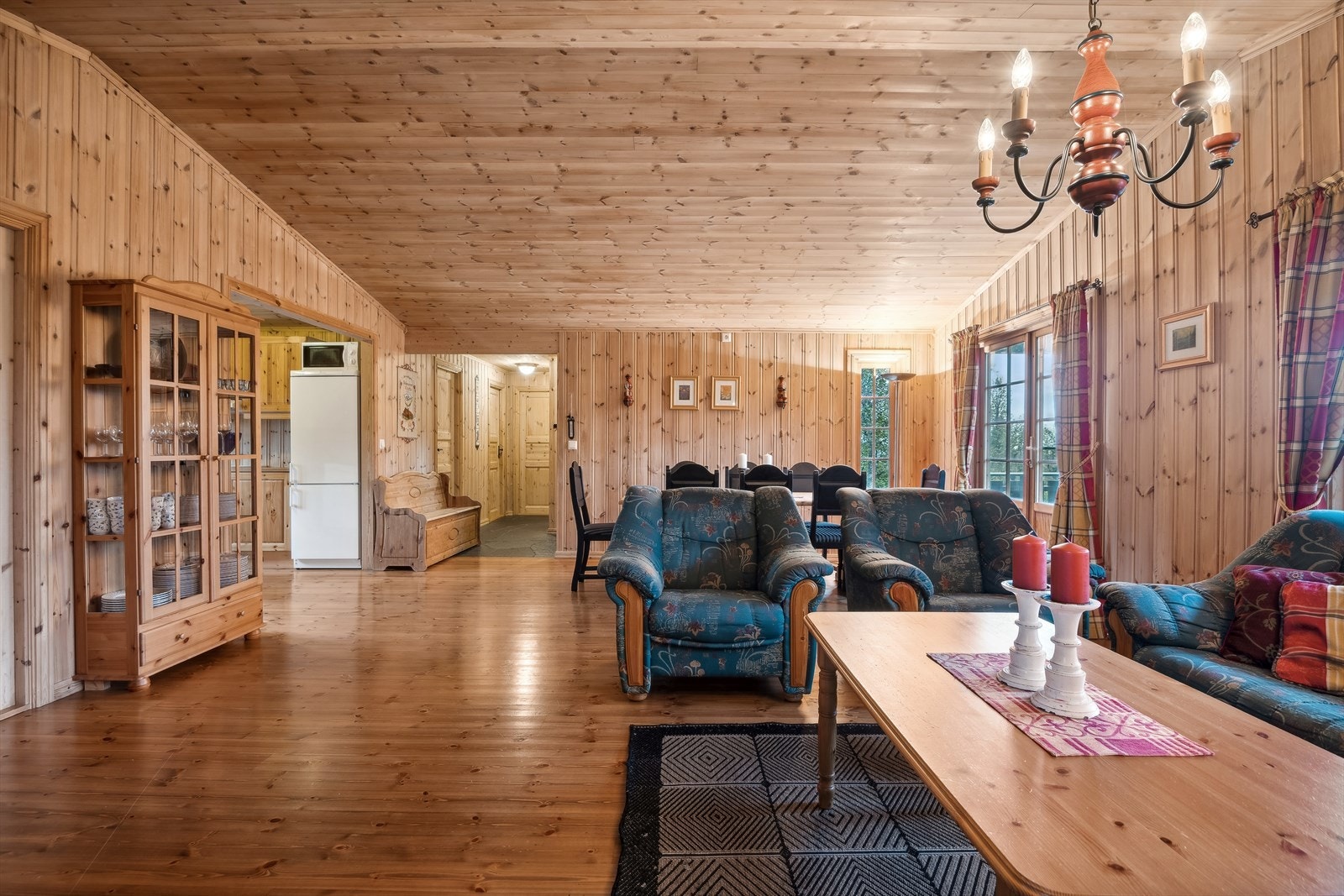 Fra stuen er det tilgang til en hyggelig terrasse på ca. 21 kvm. Galleribilde