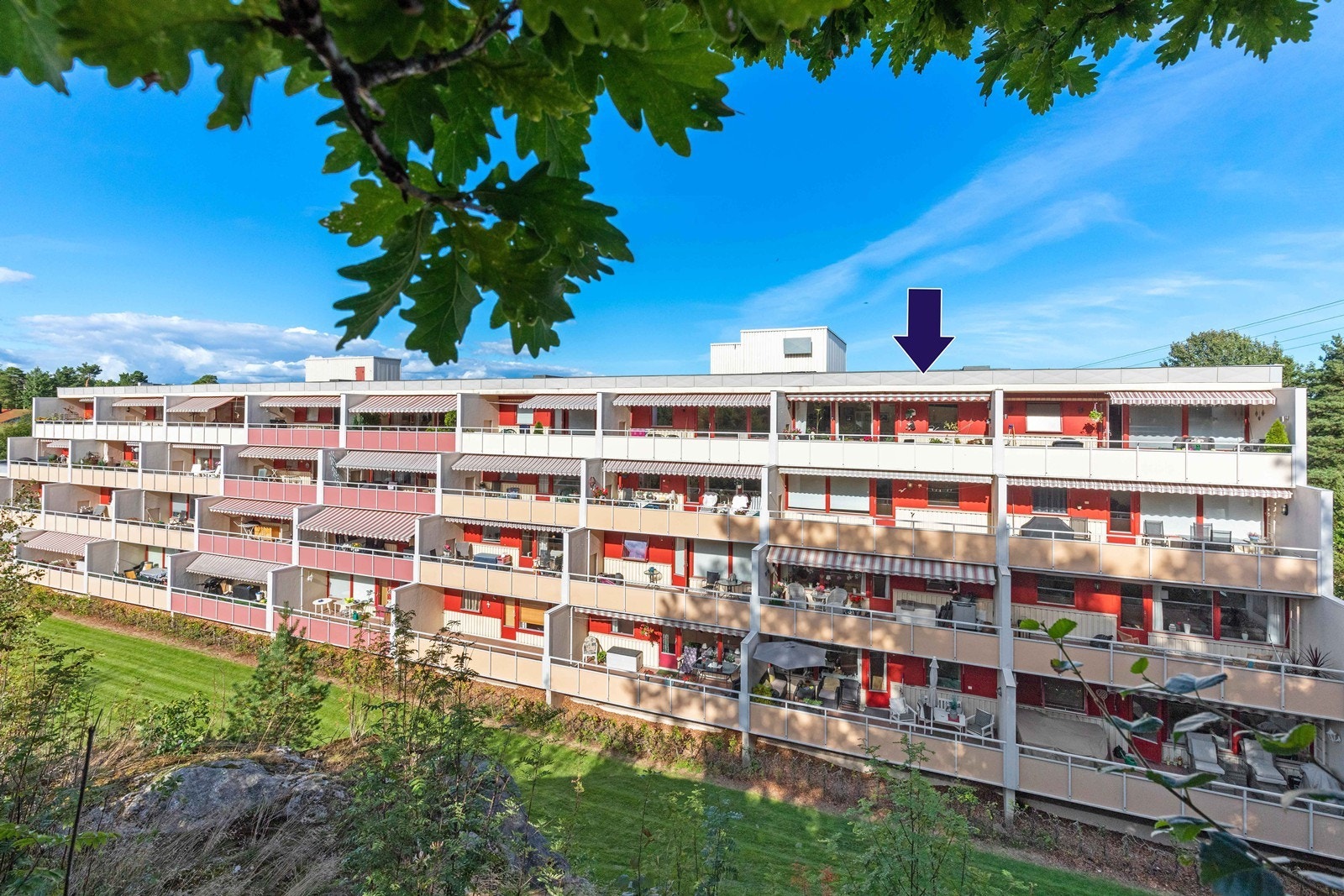 Sørmegleren ved Henrik Lossius ønsker deg velkommen til Kjos Ringvei 9B! Galleribilde