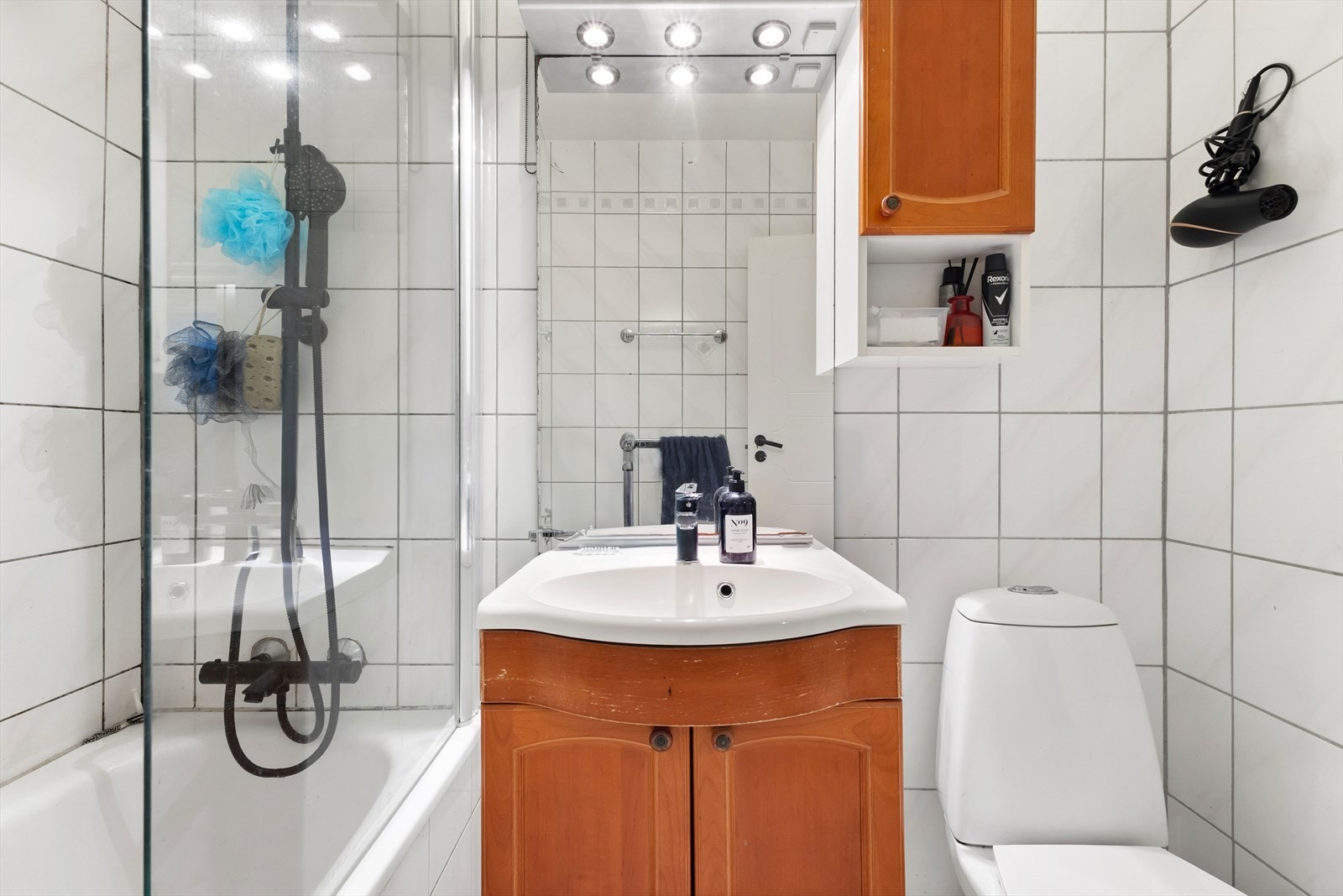 Badet har også varmekabler i gulv. Det er fellesvaskeri i 10. etg Galleribilde