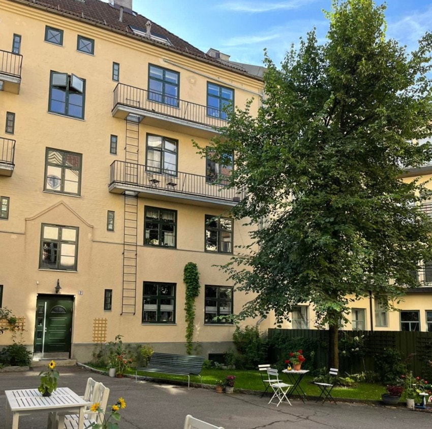 Leiligheten har direkte utsyn mot Lillegården - et kjent landemerke på Torshov. Galleribilde