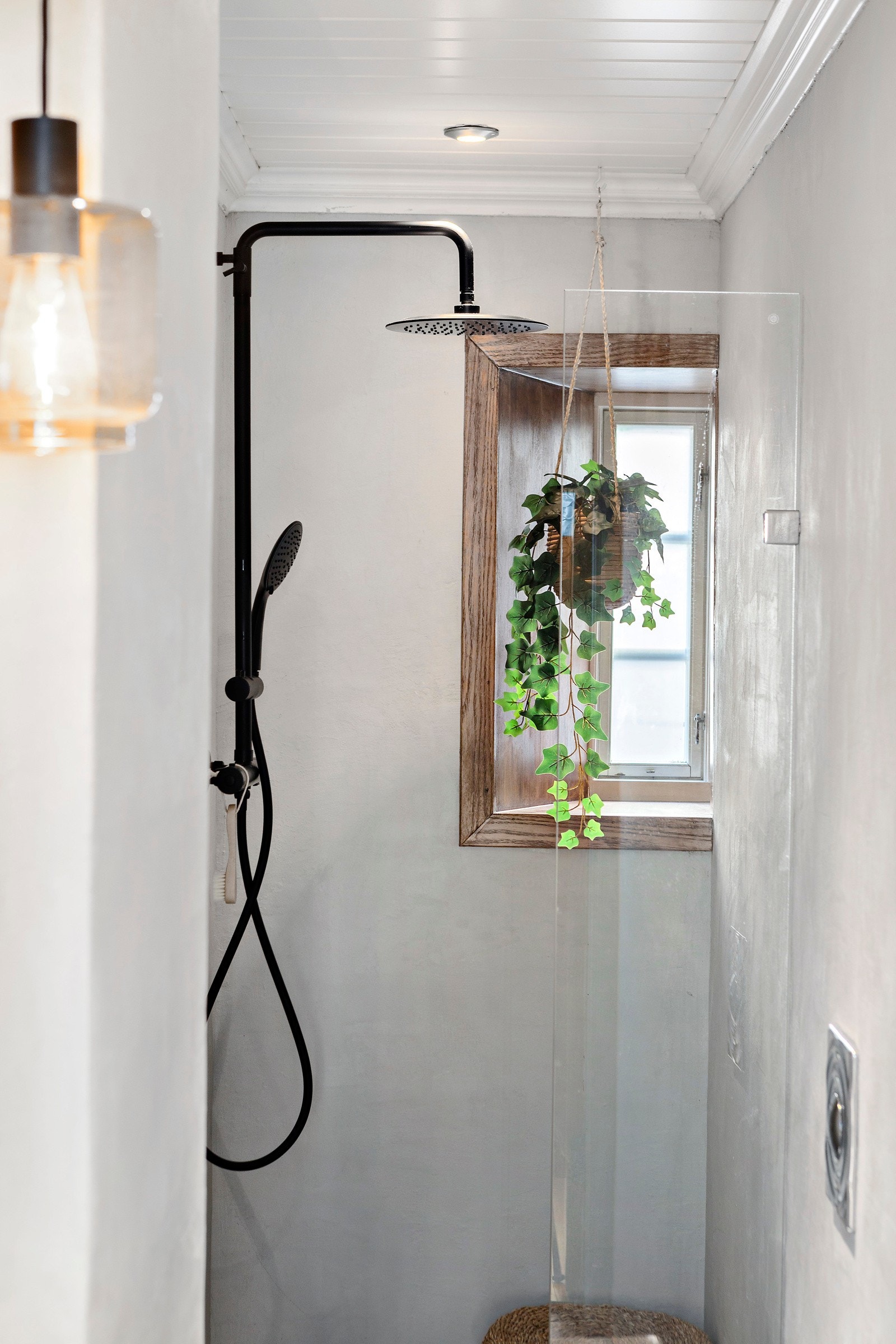 Det er dusj og toalett i begge etasjene. Galleribilde