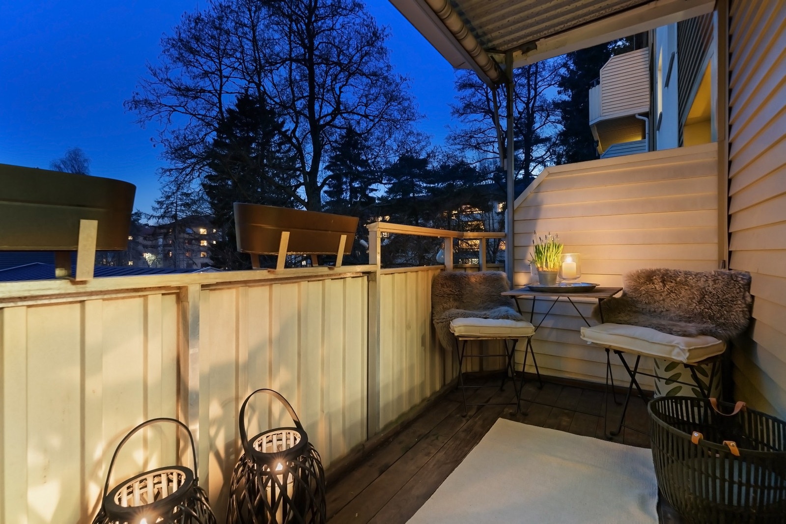 Kveldsstemning på balkongen. Galleribilde