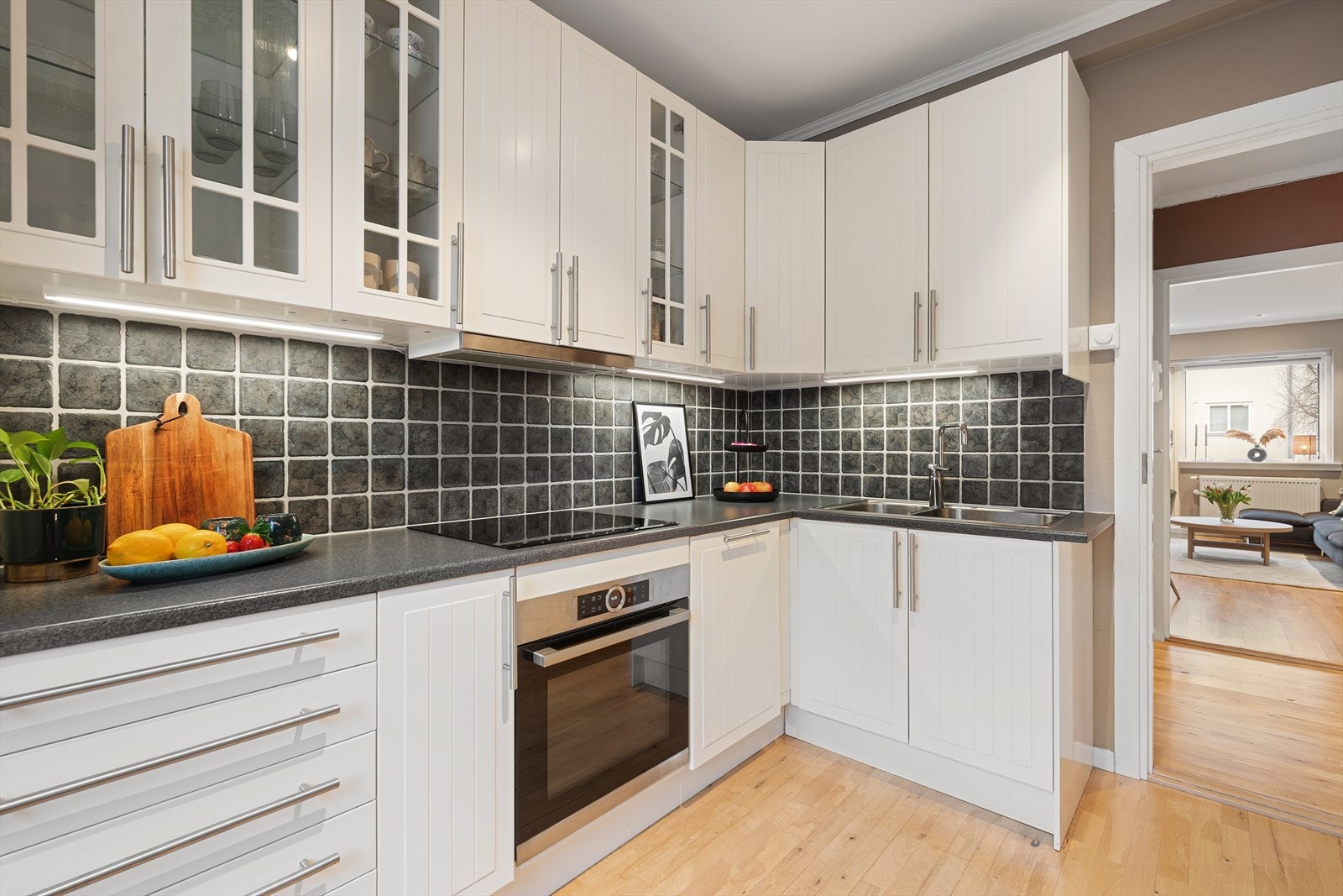 Muligheter for å flytte kjøkken ut i stue, for å etablere et ekstra soveværelse Galleribilde