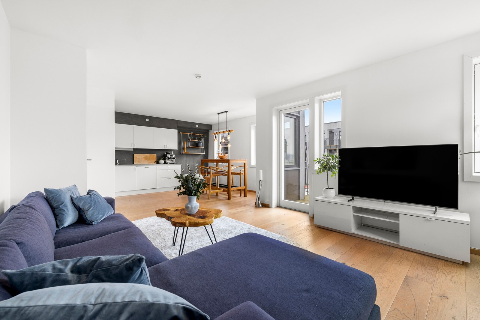 Binh Nguyen v/EIE Lillestrøm har gleden av å presentere Eikelundveien 3! Galleribilde