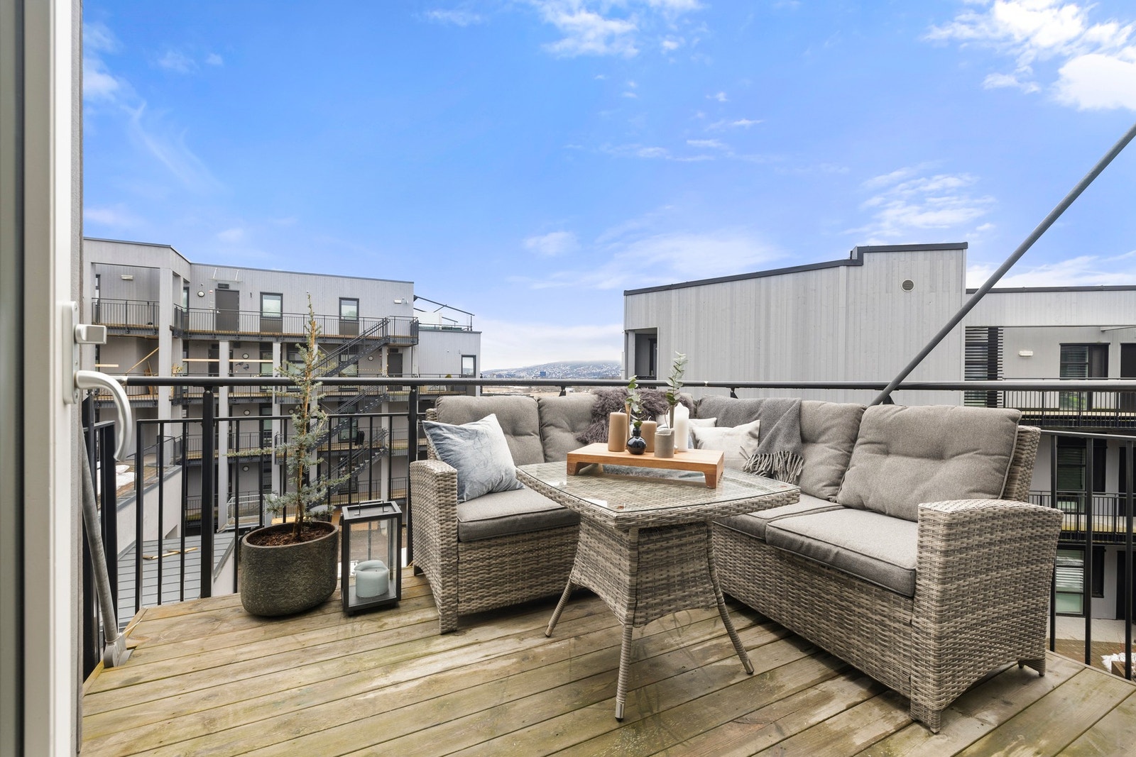 Balkongen er perfekt for late sommerdager! Galleribilde