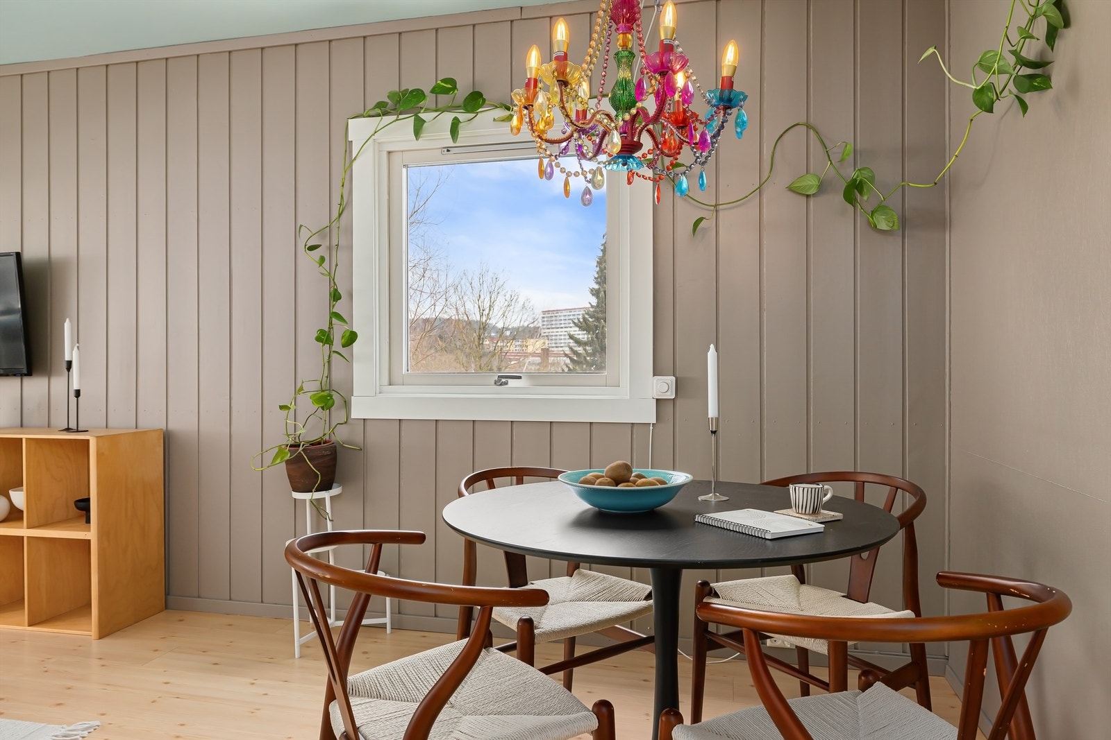 Vinduer av trelags-glass. Galleribilde