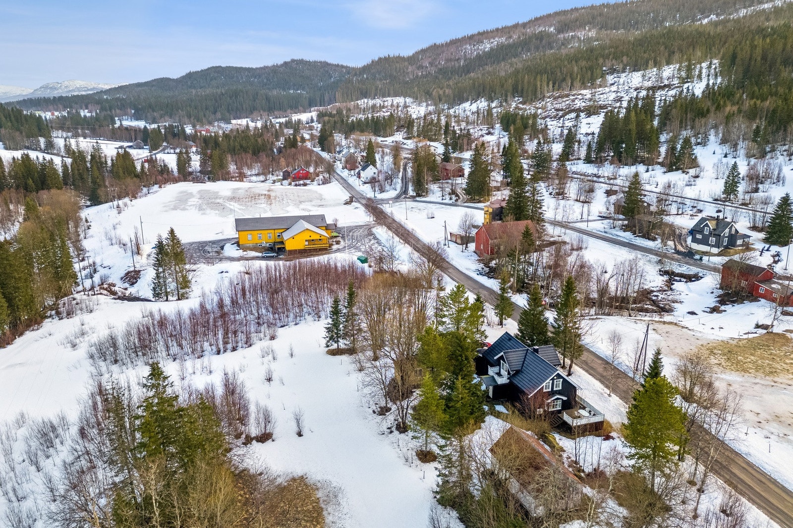 Her får du utsikt mot Lukttinden og deler av Drevvatnet. Galleribilde