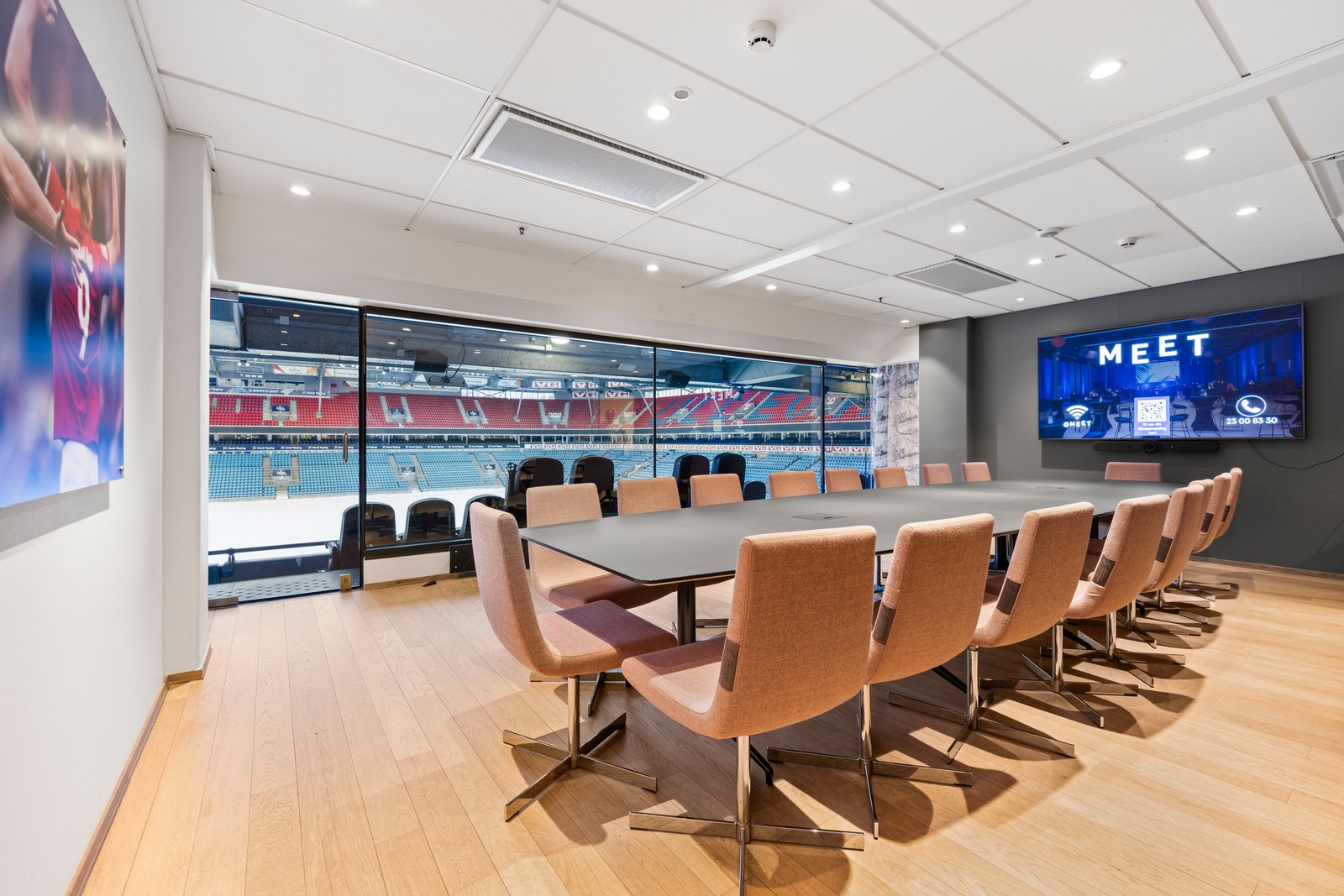 Det er mulig å leie en losje til møter, luncher, heldagsmøter, etc. Se mer på MEET sin hjemmeside. Galleribilde