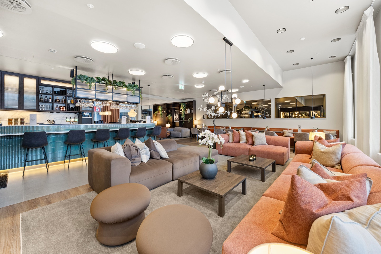 Thon hotell på Ullevaal med svært hyggelig lounge hvor det er mulig å ta seg en kaffe. Galleribilde