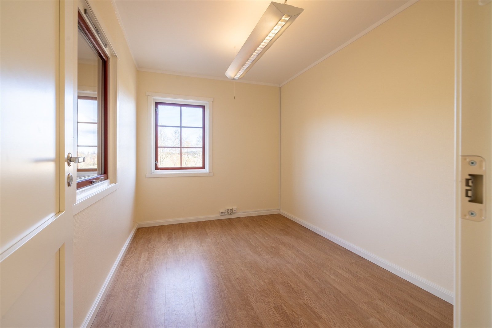 Kontor 2. etasje. Galleribilde