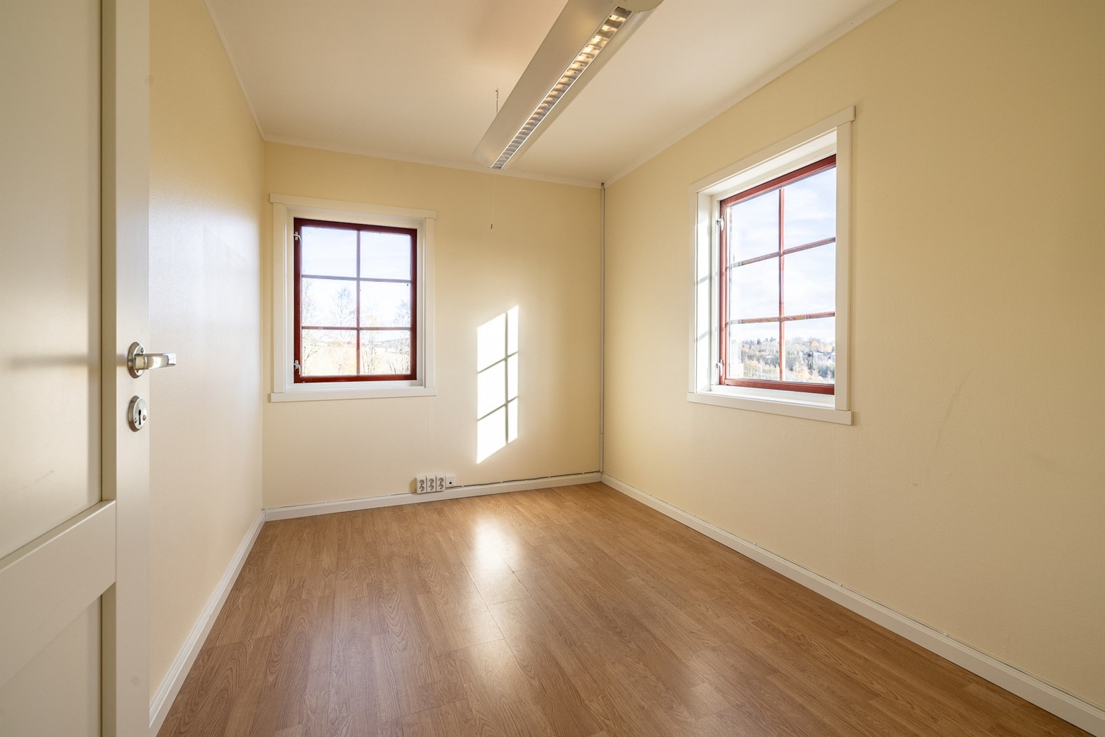 Kontor 2. etasje. Galleribilde