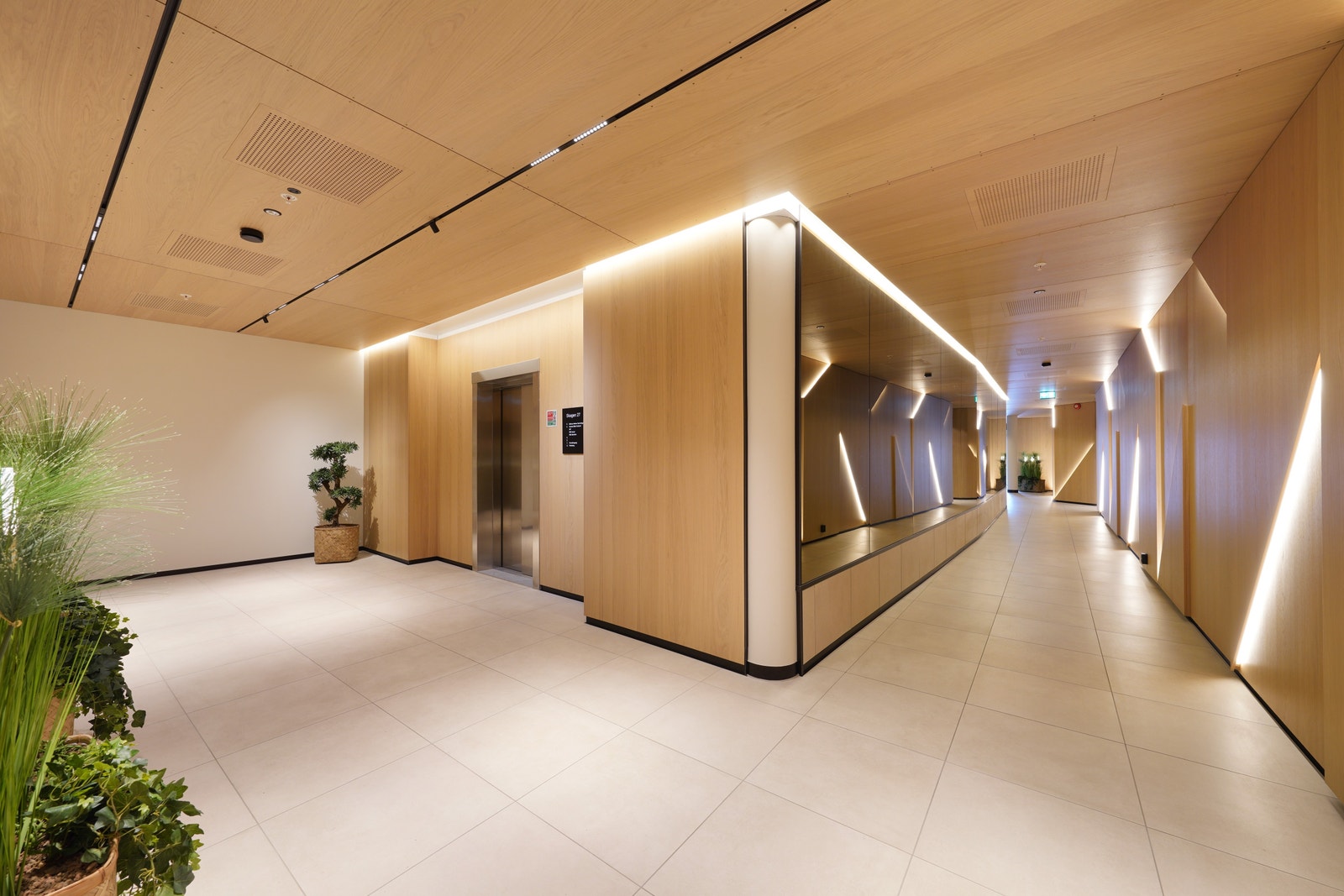 Inngansparti -kontorfløy Galleribilde
