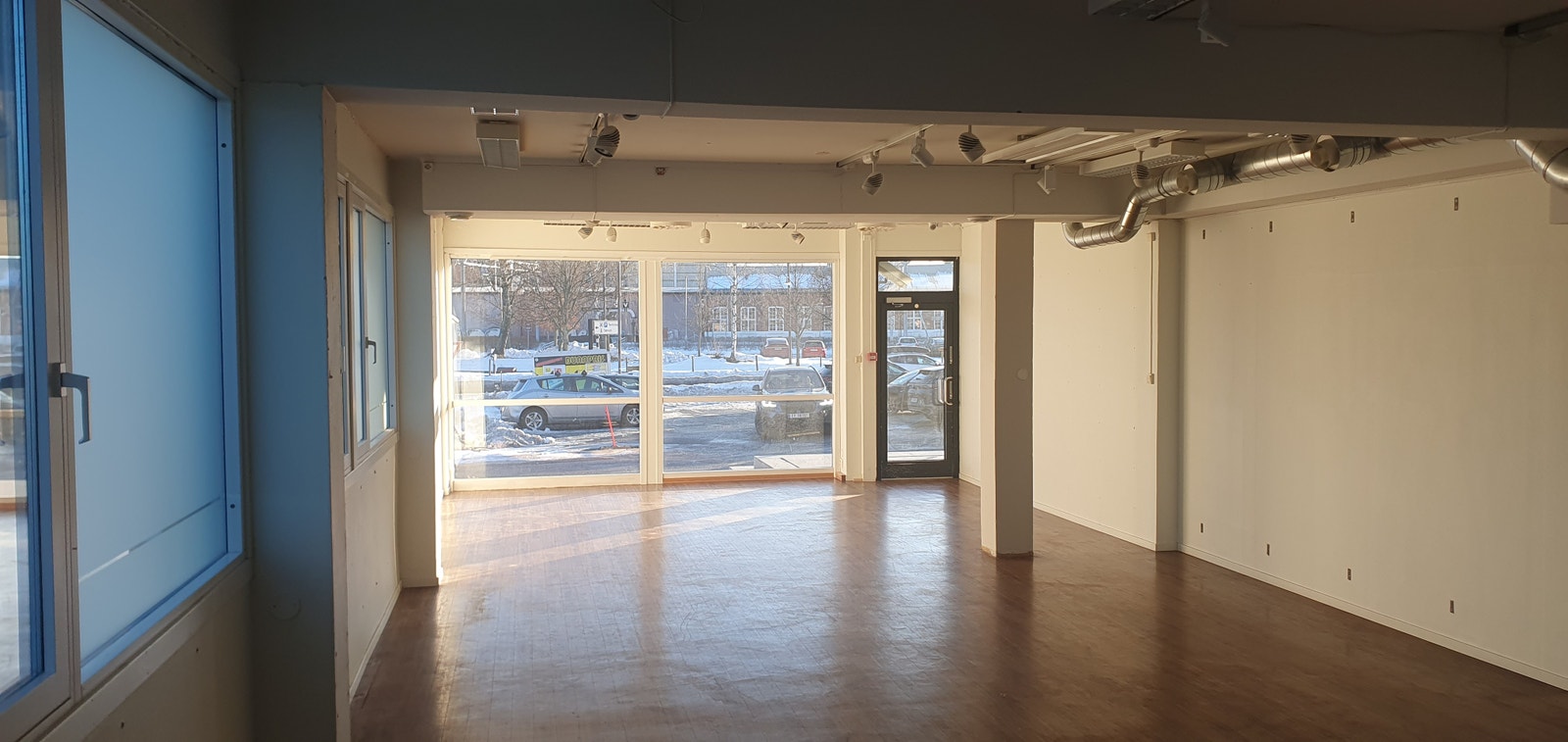 Store lyse lokaler med mange muligheter Galleribilde