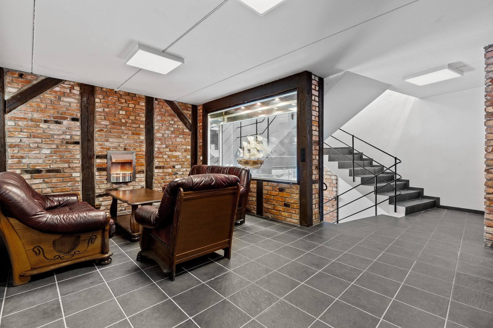 Opphold 2.etg, Galleribilde