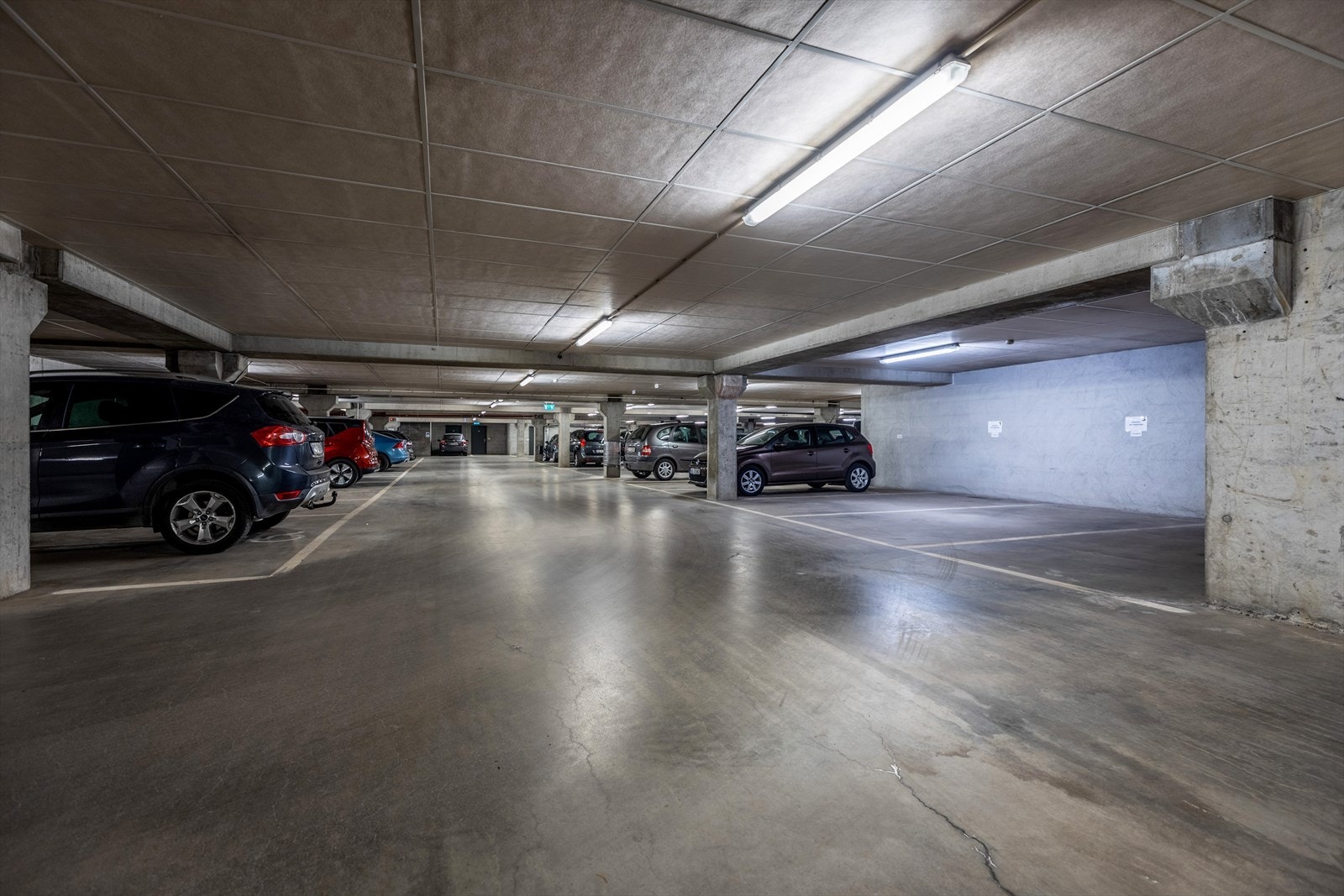 Mulighet for leie av p-plasser i garasjeanlegg i underetasje. Galleribilde
