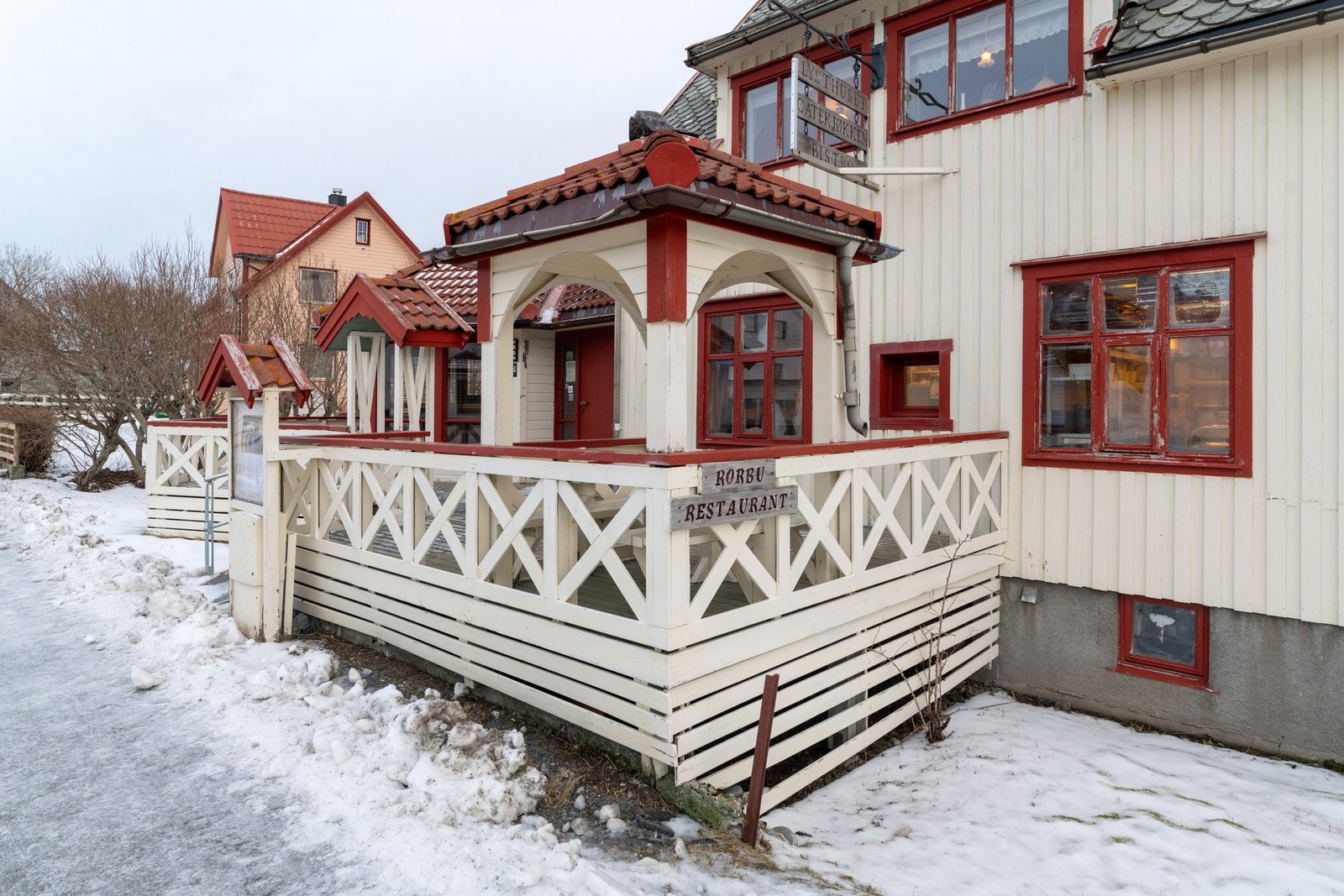 Fasade front og inngangsparti. Galleribilde