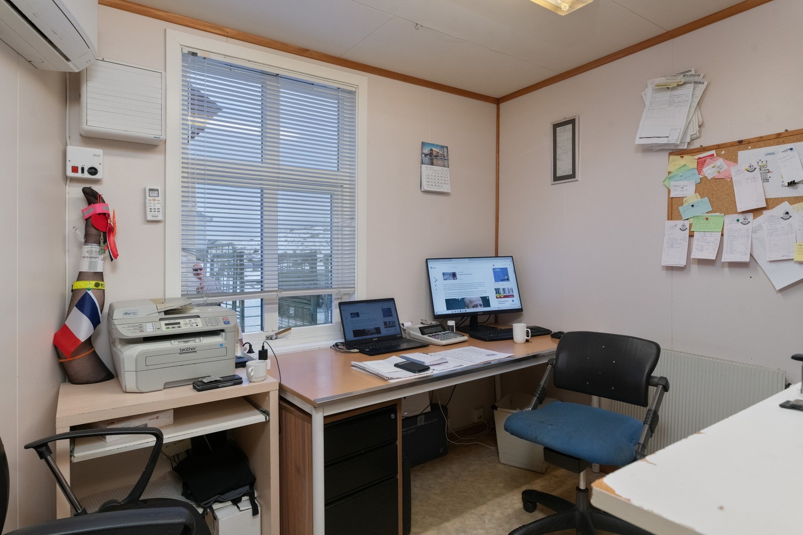 Disponibelt rom som er brukt til kontor. Galleribilde