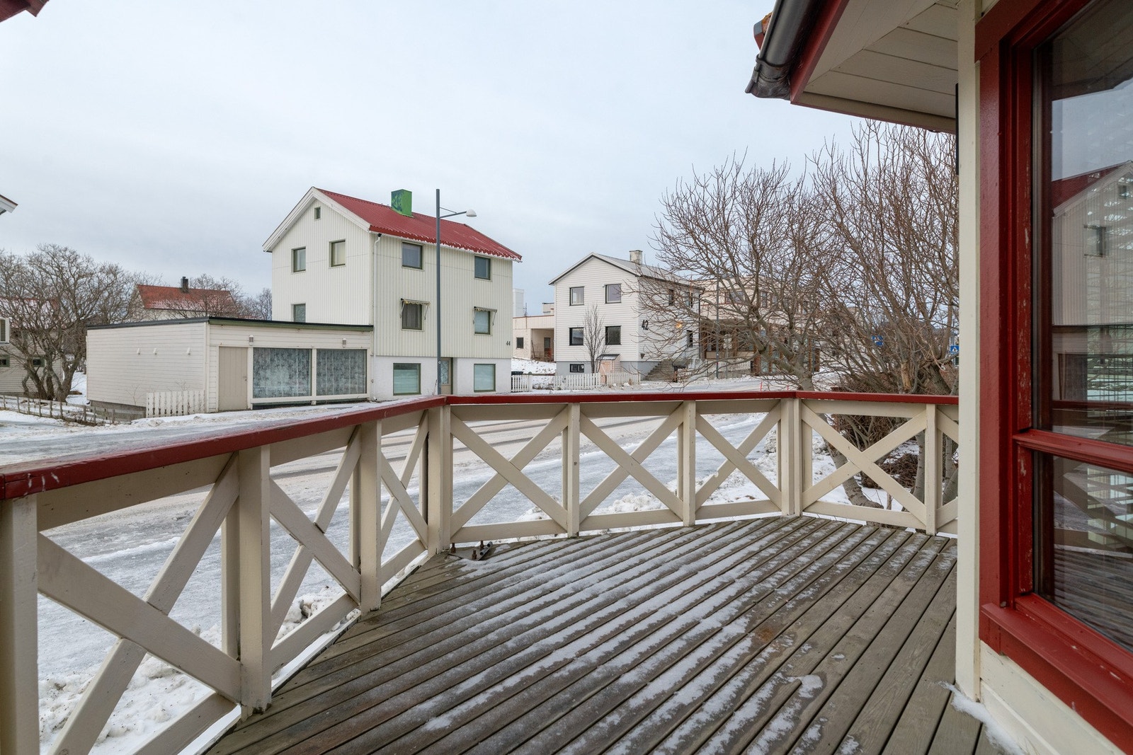 Ute areal som kan benyttes til besøkende gjester på sommeren. Galleribilde