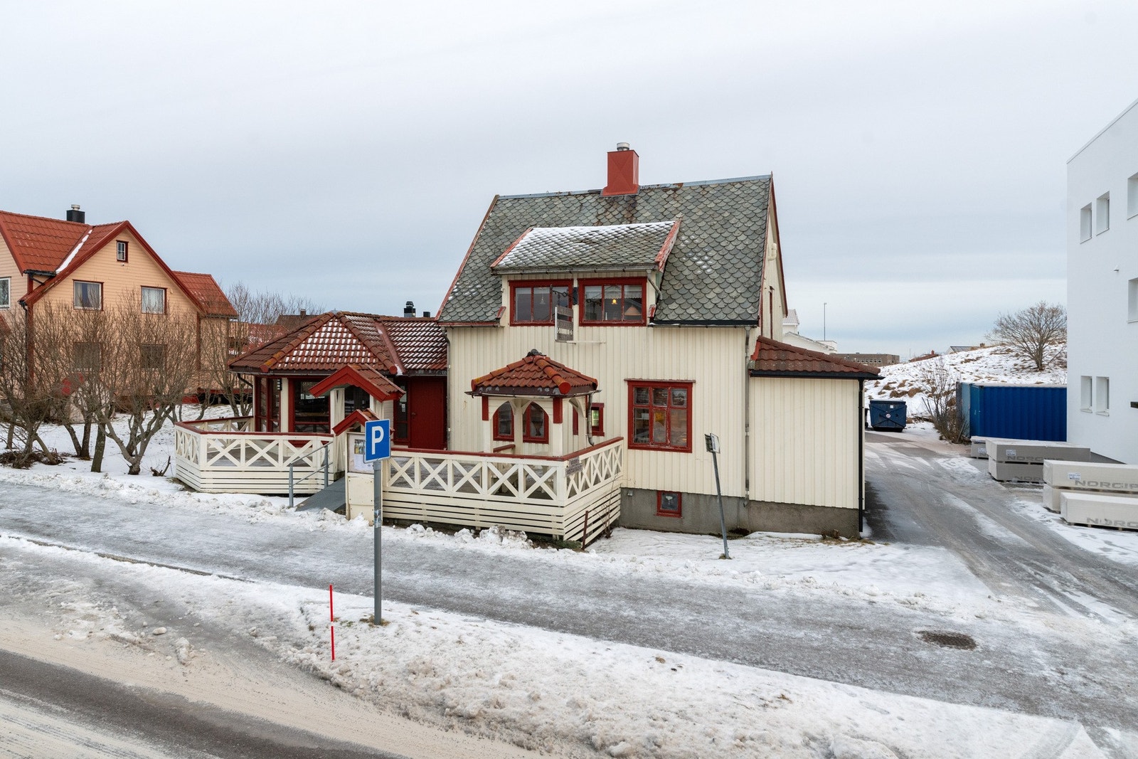 EiendomsMegler1 Nord-Norge avd. Næringseiendom presenterer Storgata 51 og kalt "Lysthuset" på Andenes! Galleribilde