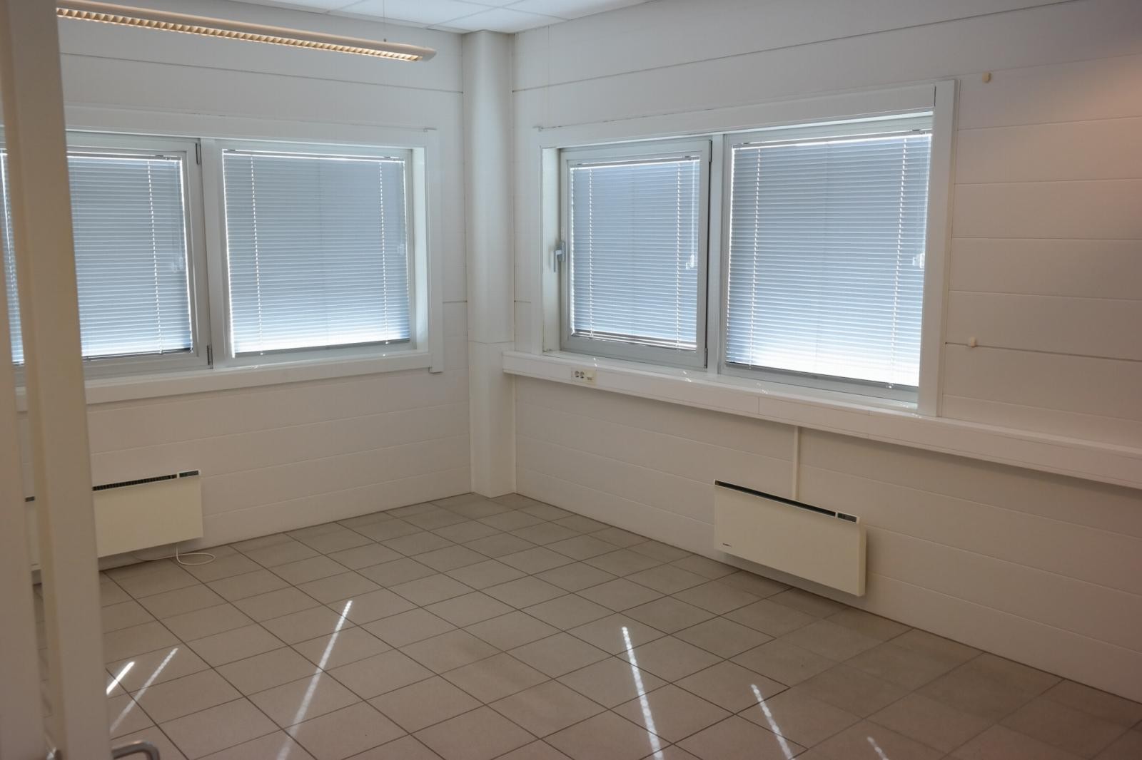 Stort hjørnekontor. Galleribilde