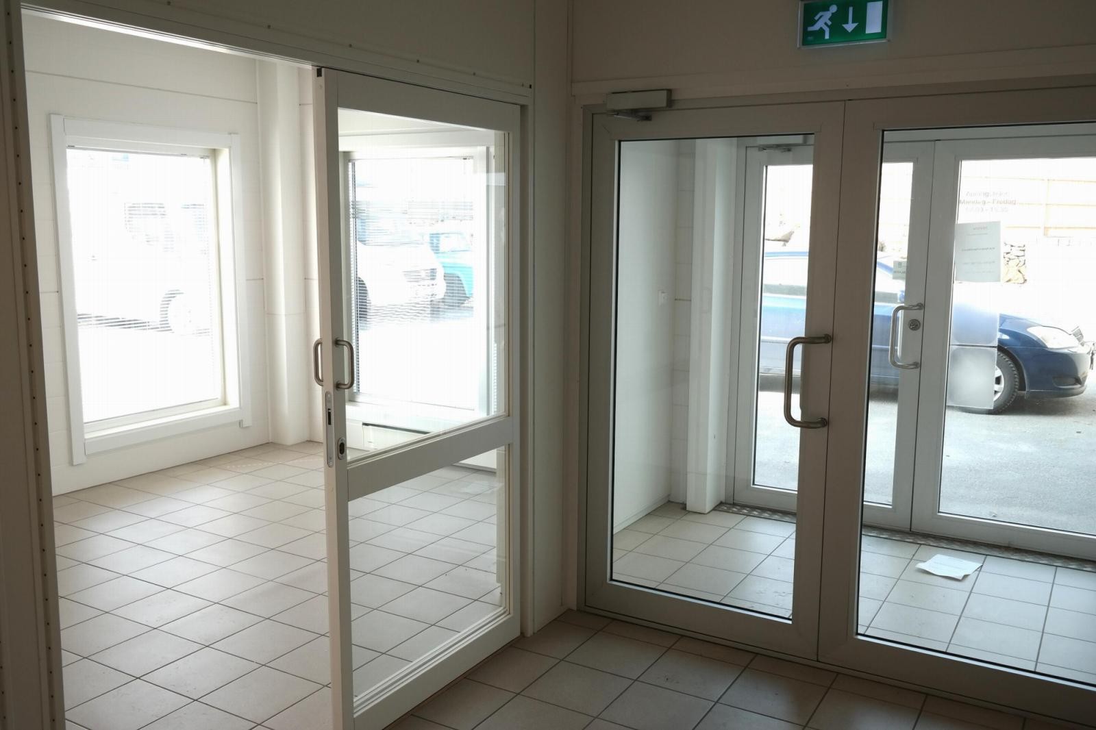 Inngang og kontor. Galleribilde
