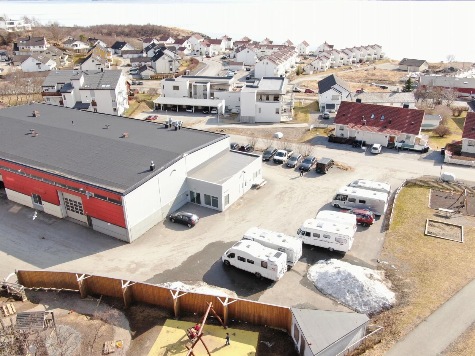 Adkomst fra Trålveien. Galleribilde