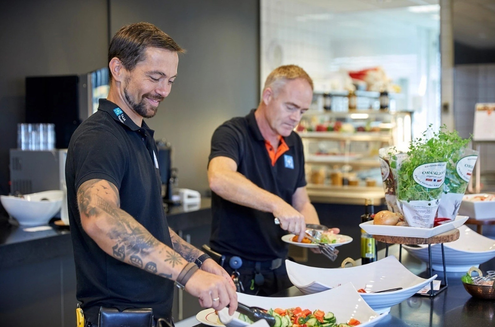 Tilgang på 4 lunch restauranter med ulike menyer Galleribilde