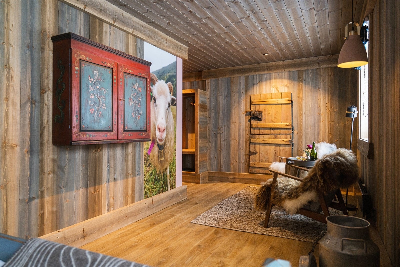 Hotellet har 10 sætersuiter Galleribilde