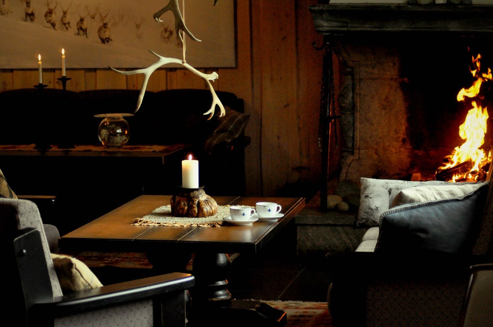 Inngangslounge med peis Galleribilde