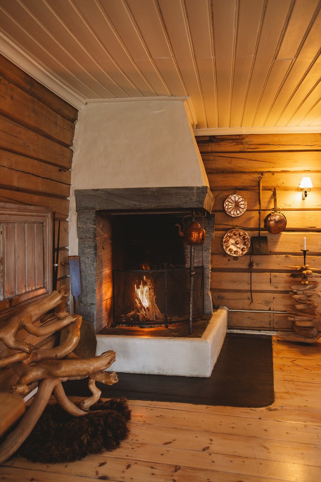 Peis i spisestuen (gamlestua) Galleribilde