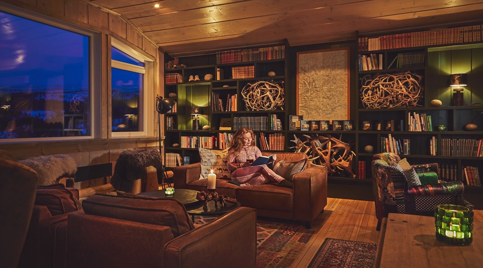 Biblioteket har godt med sitteplasser Galleribilde