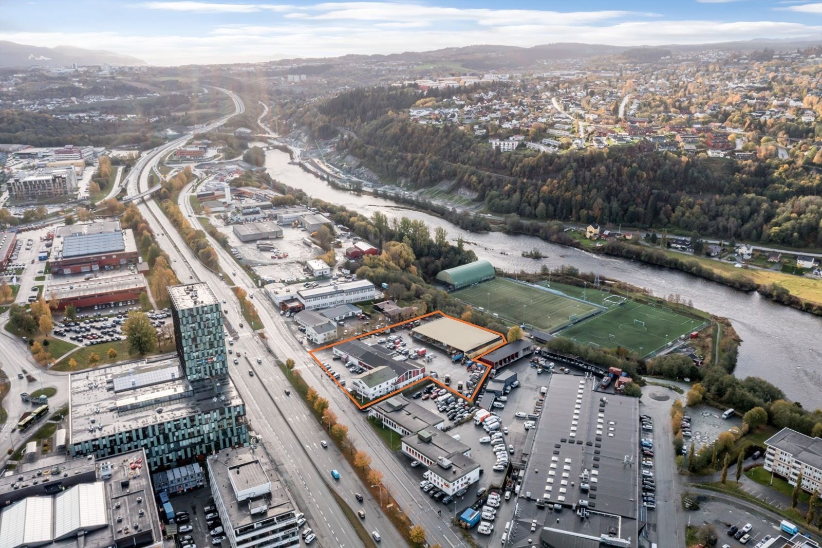 Tempeveien 19 - dronefoto sør Galleribilde