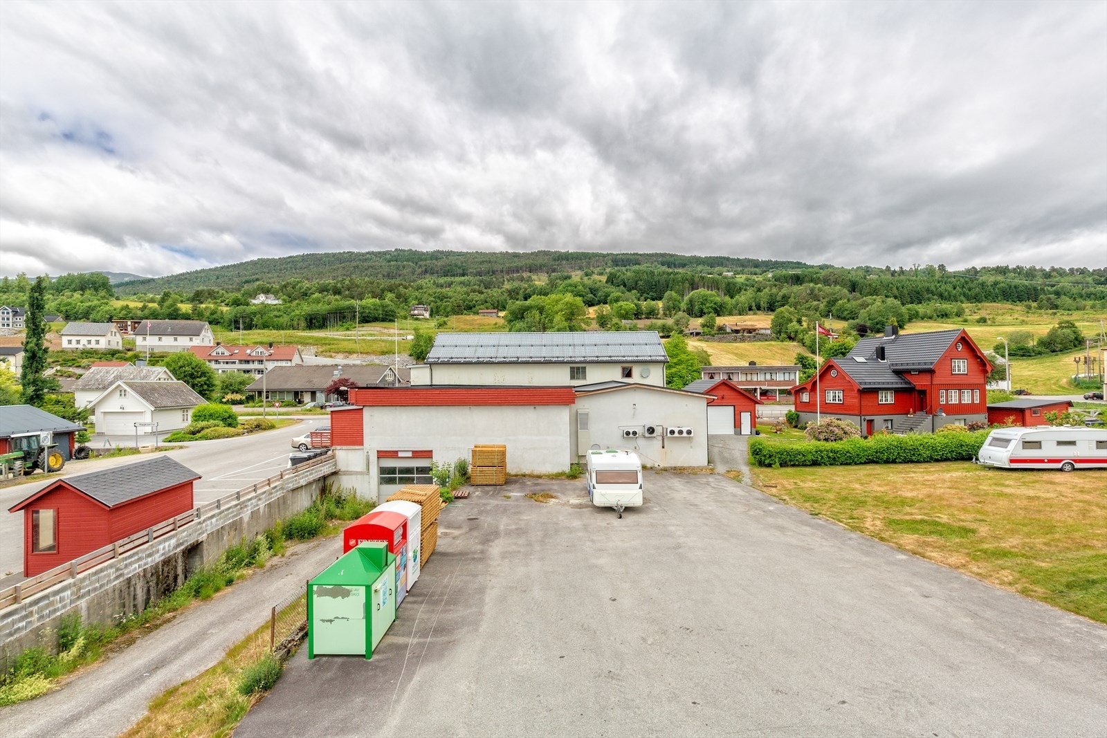 Nedkøyring til kjellaren Galleribilde