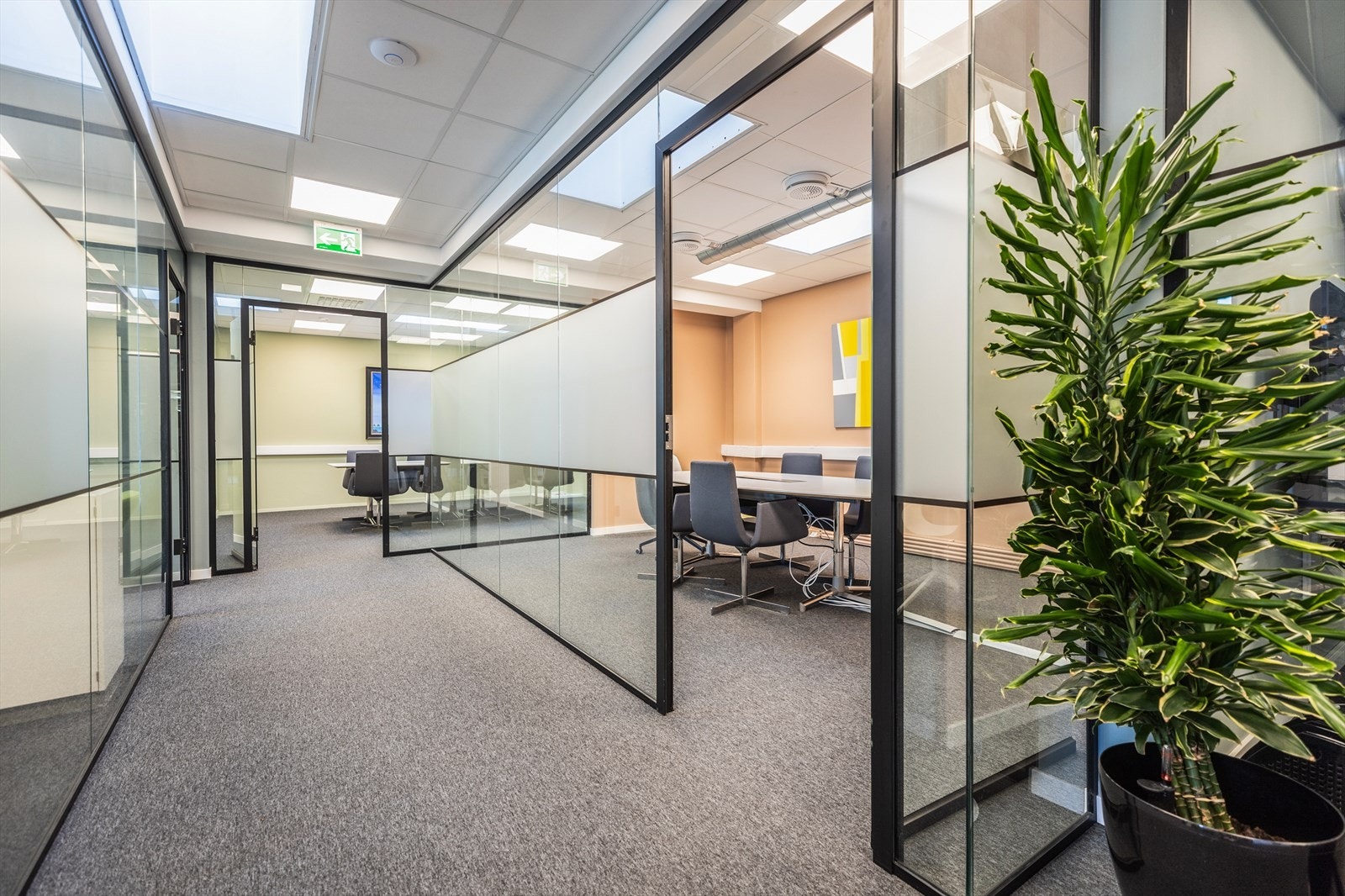 Lokaler er vesentlig oppgradert de senere år og holder gjennomgående høy standard. Galleribilde