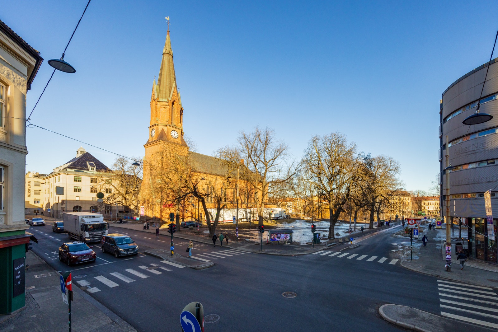 Utsikt fra det flotte hjørnekontoret Galleribilde