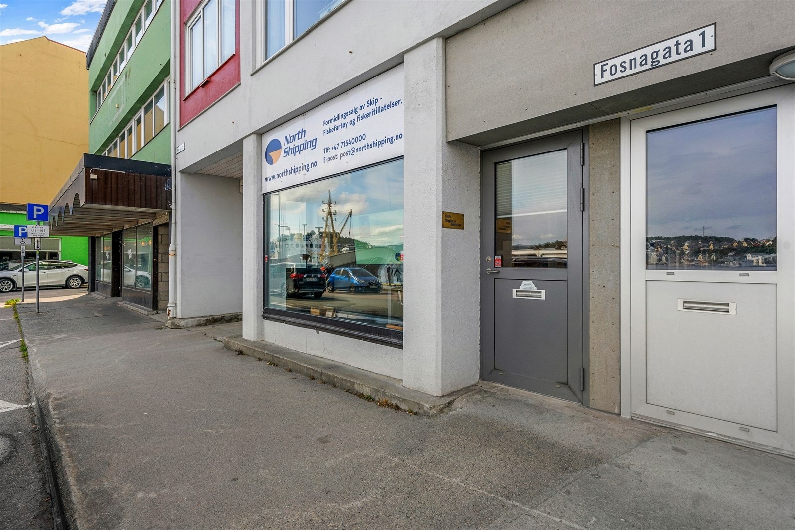 Dette flotte og moderne kontorlokalet ligger svært sentralt til, kun et steinkast ifra Campus. Galleribilde