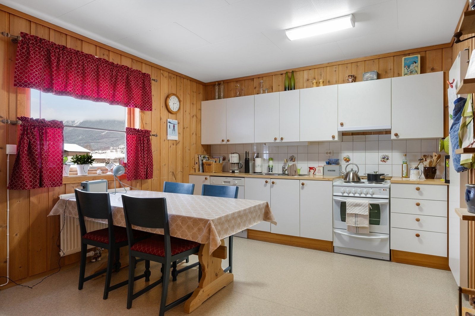 Eksempel på kjøkken i leilighet Galleribilde