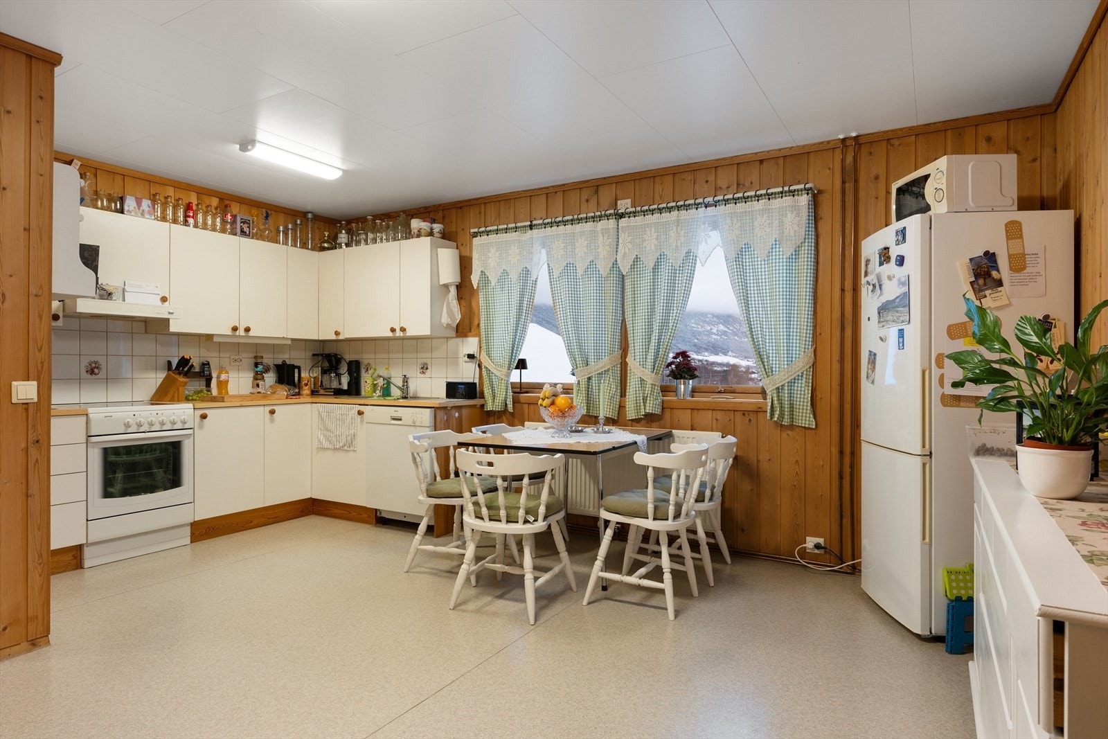 Kjøkken i en av leilighetene Galleribilde