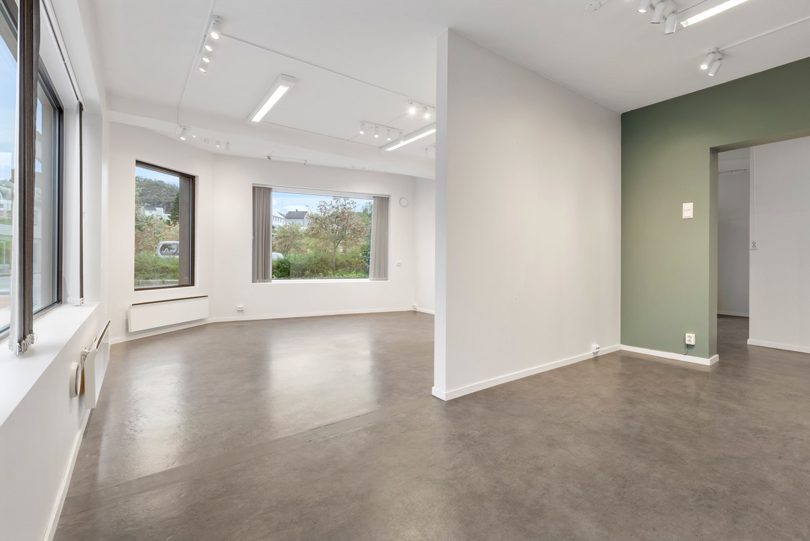 Lokalet har en god standard og fine overflater Galleribilde