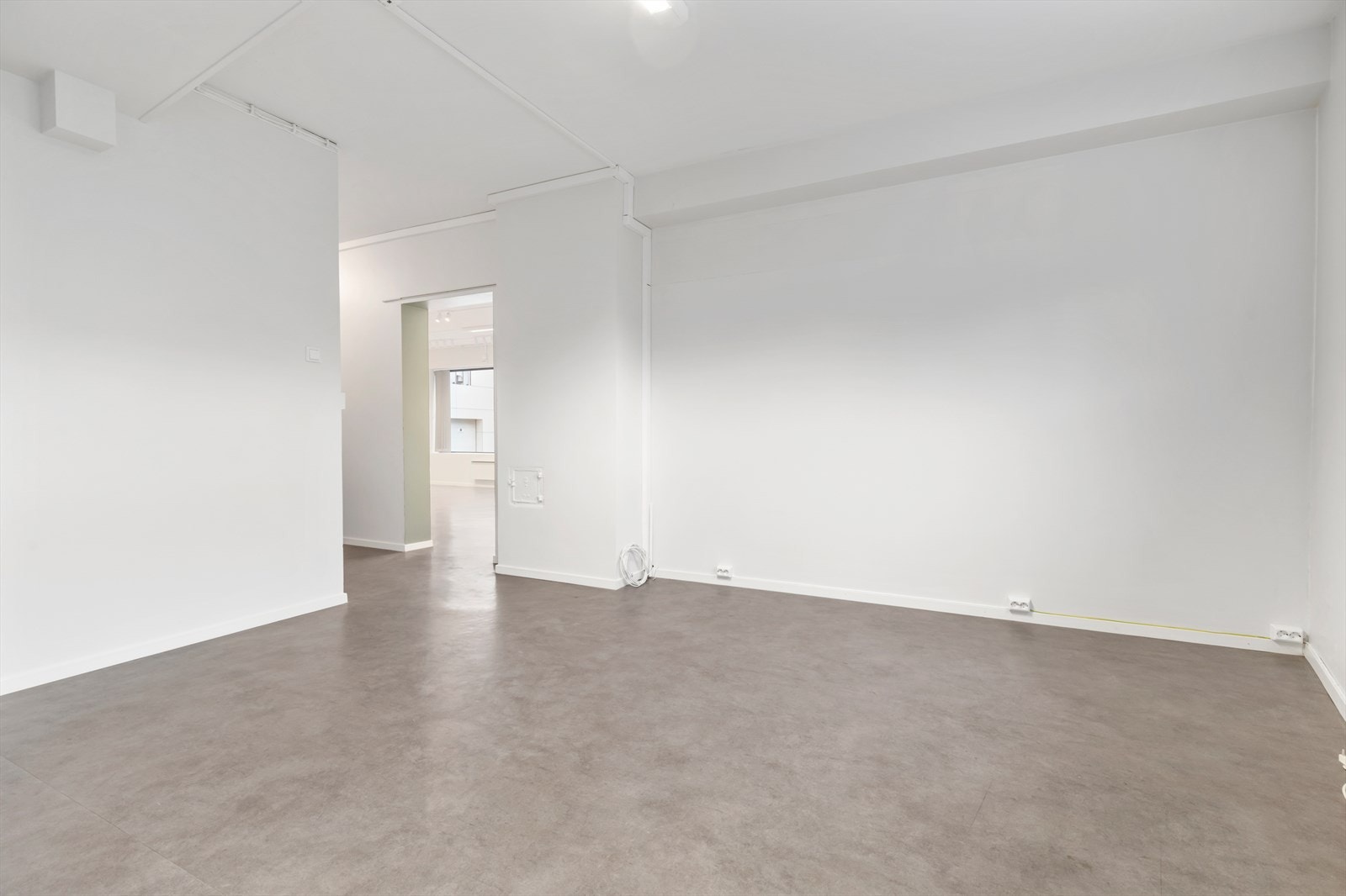 I bakkant er det god plass for kontor/lagerareal Galleribilde