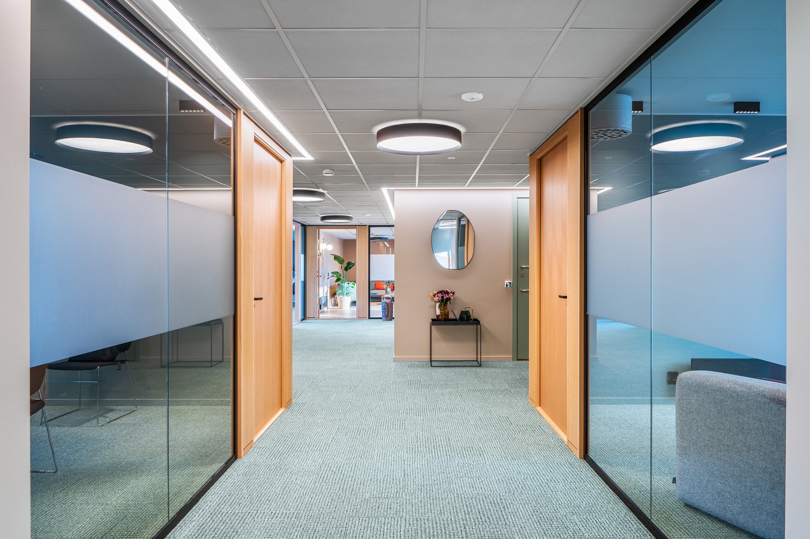 1. etg. Nidaros Sparebank - åpent kontorlandskap Galleribilde