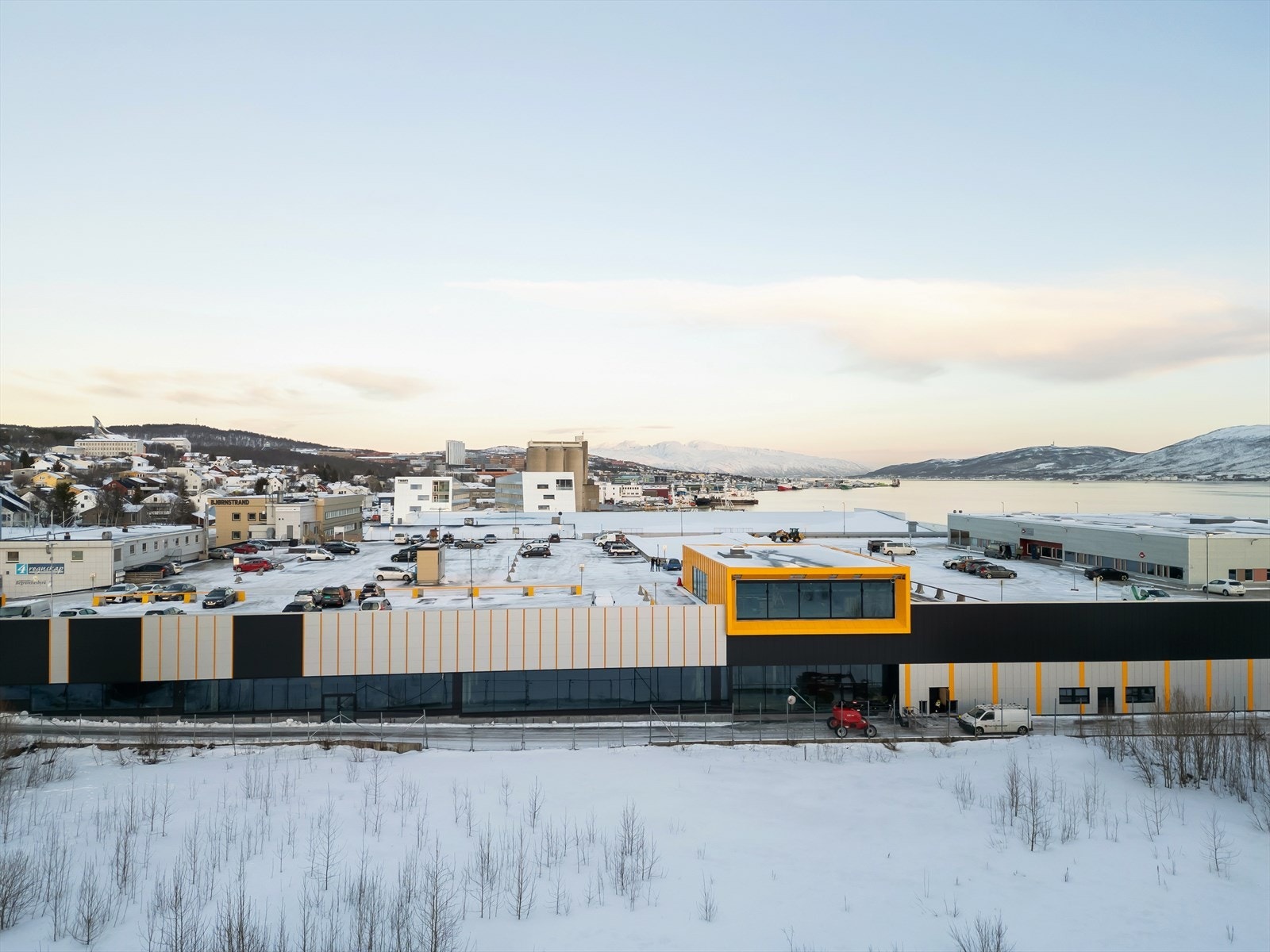 Helt ny fasade og vinduer Galleribilde