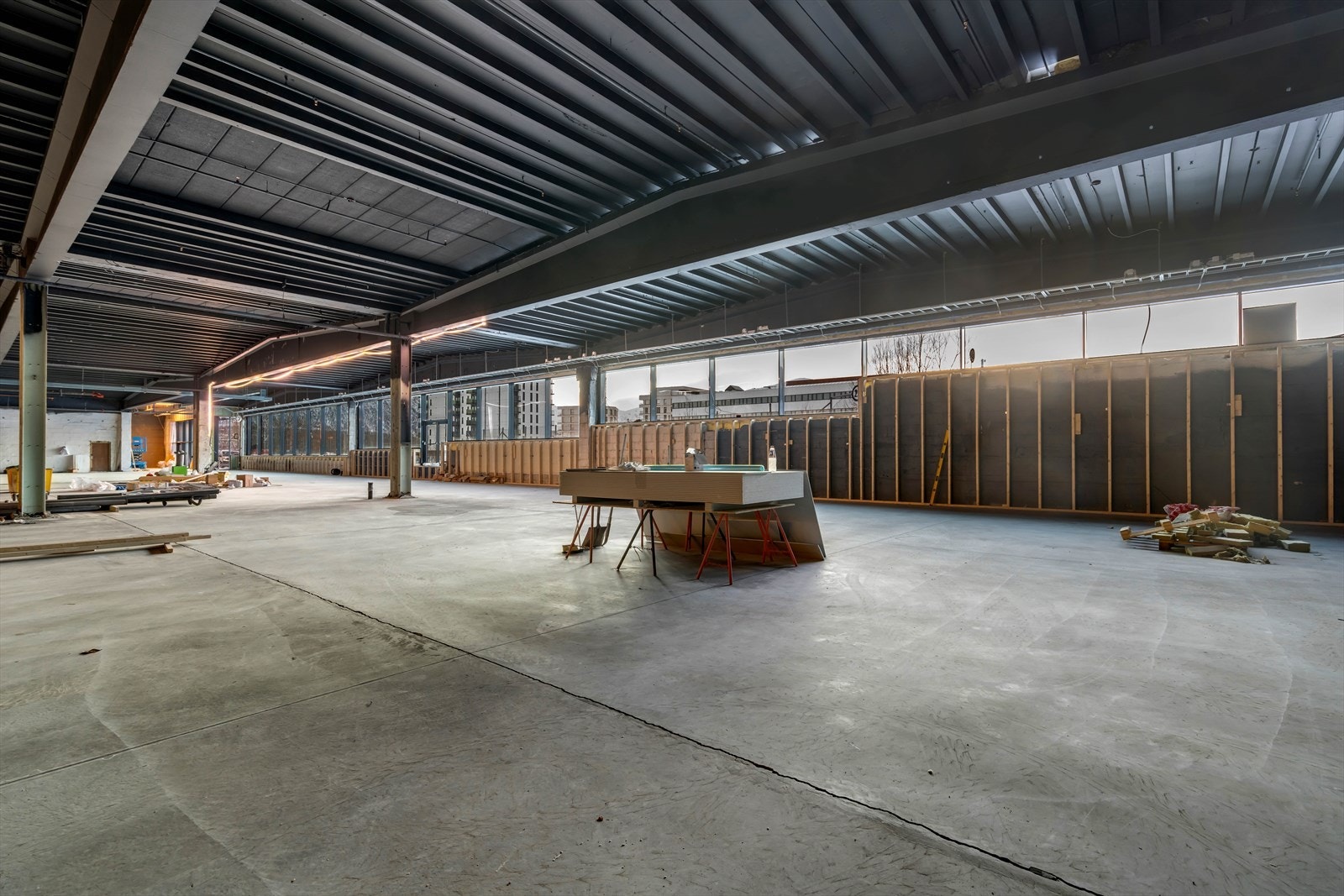 Lokale 1 og ned mot 2 og 3. Ny fasade mot sør med store vindusflater Galleribilde