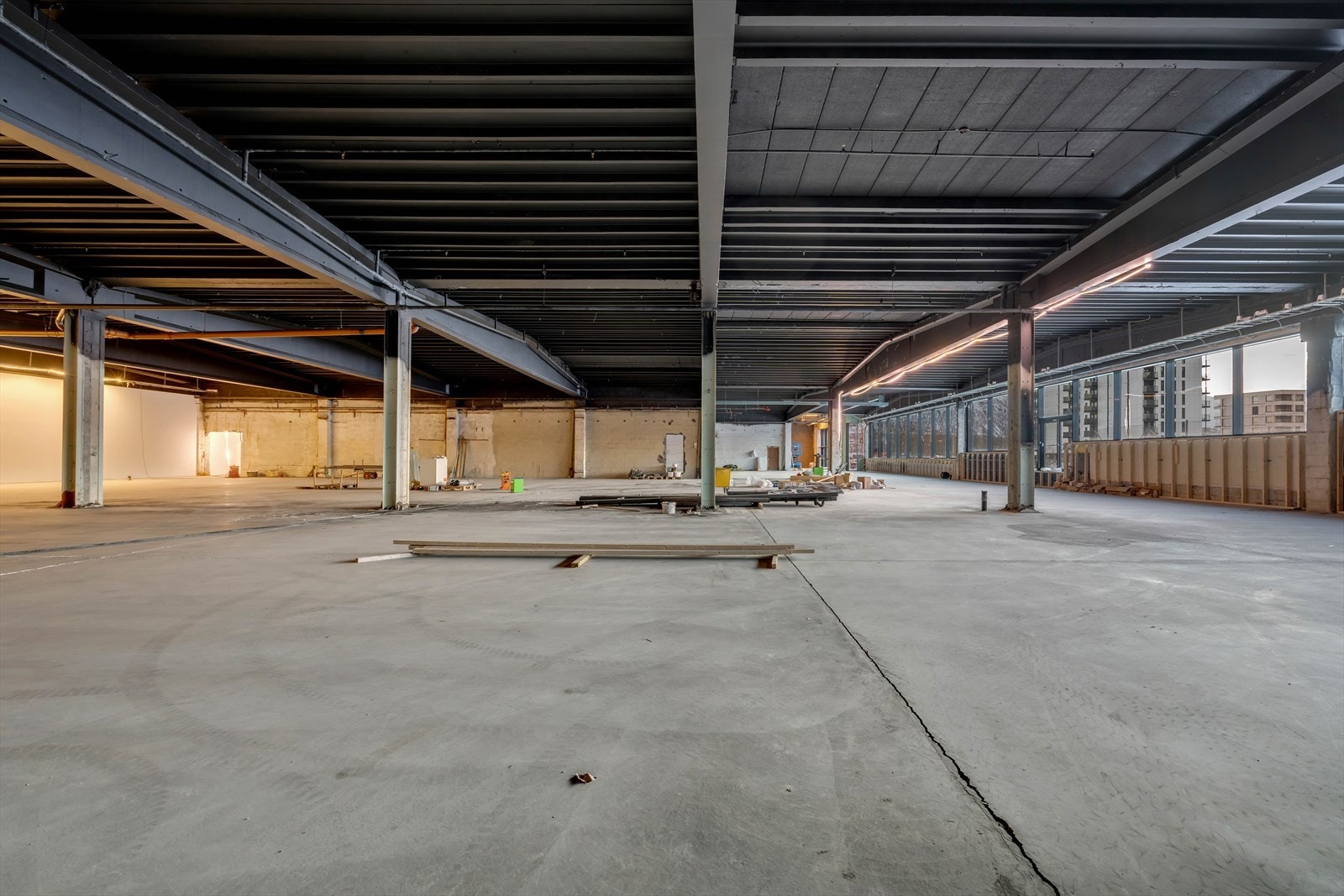 Lokale 2 og 3. Bra takhøyde, passer fint til både aktiviteter og lager/logistikk Galleribilde