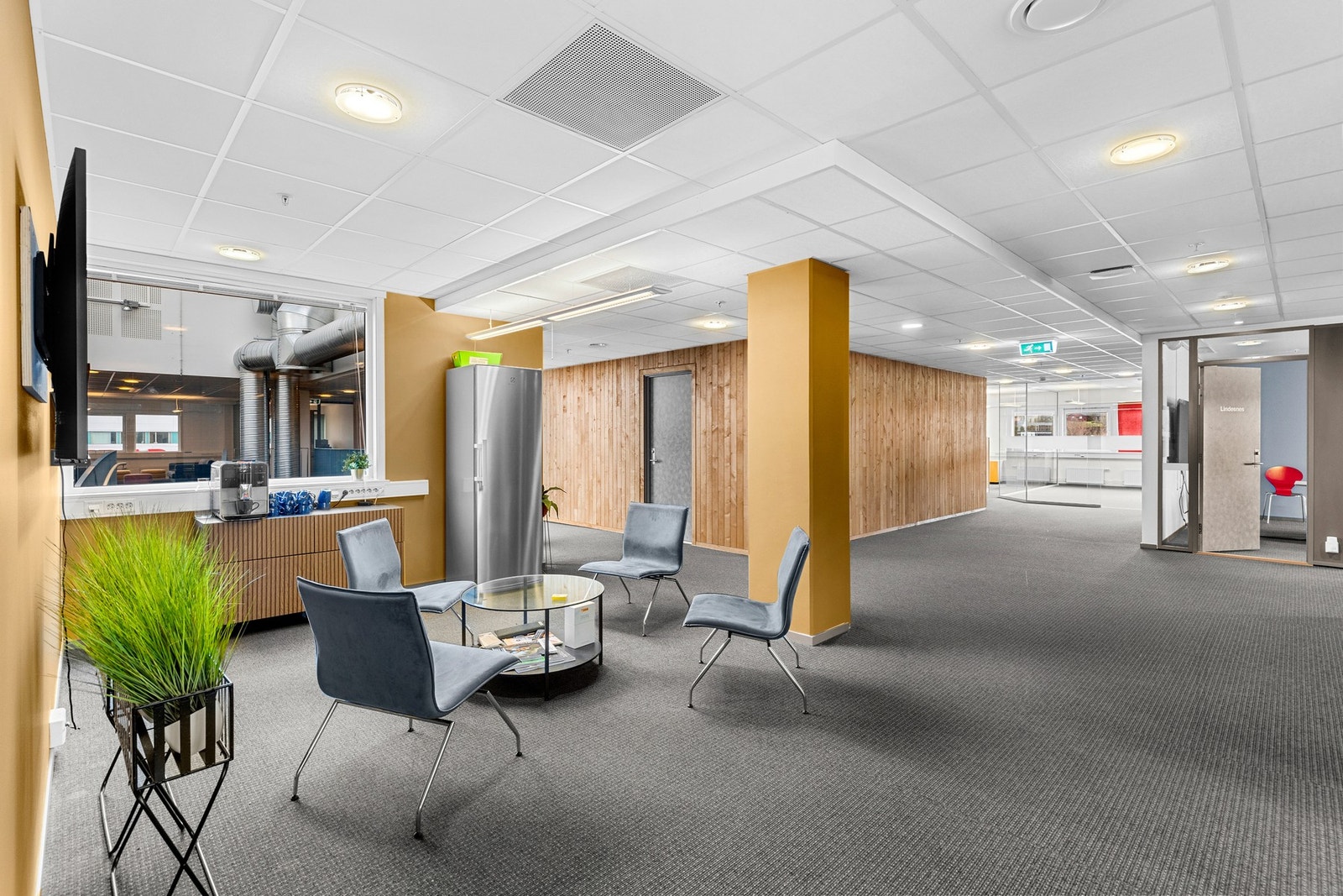 Flere sosiale soner spredt i etasjene. Galleribilde