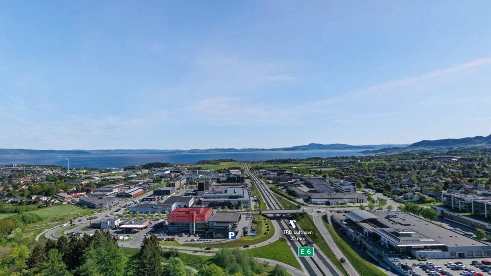 Strategisk beliggenhet ved av og påkjøring til E6 langs omkjøringsveien. Galleribilde