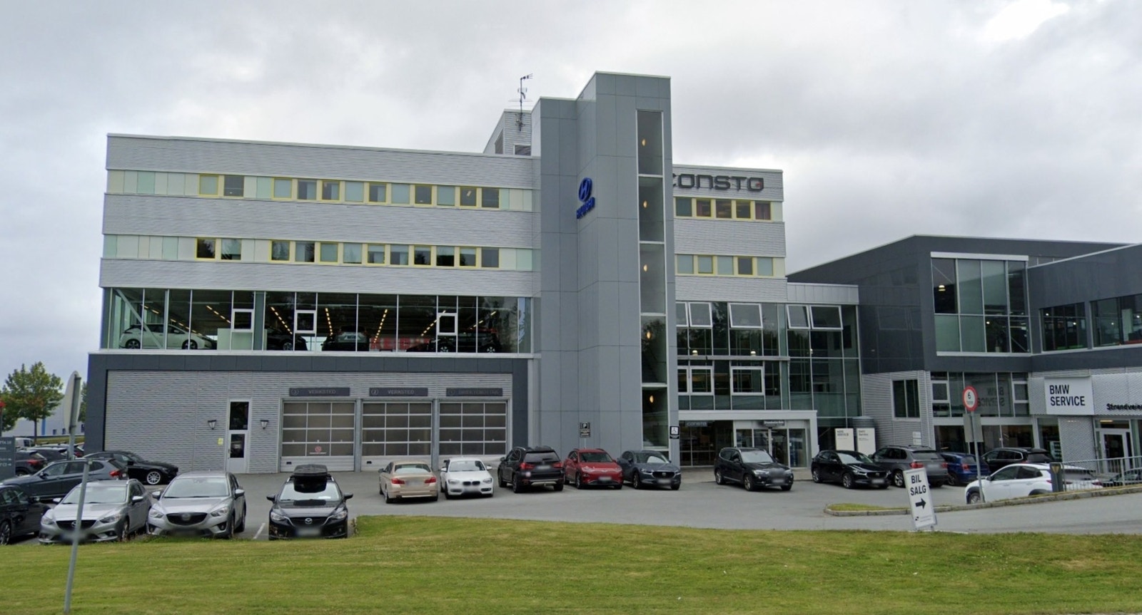 Velkommen til Tungasletta 18 - Kontorlokaler rett ved av- og påkjøring E6 Tunga. God parkeringskapasitet. Galleribilde