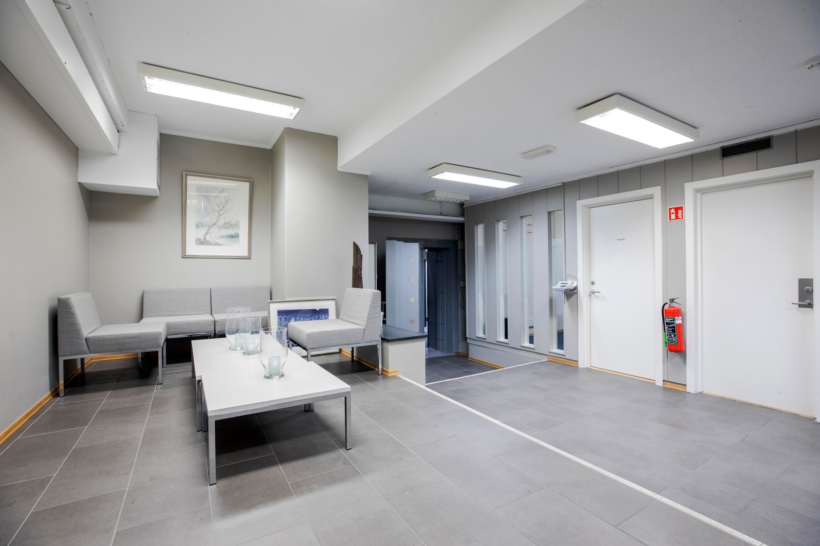 Kjeller m/ lager og dusj/garderobe. Galleribilde