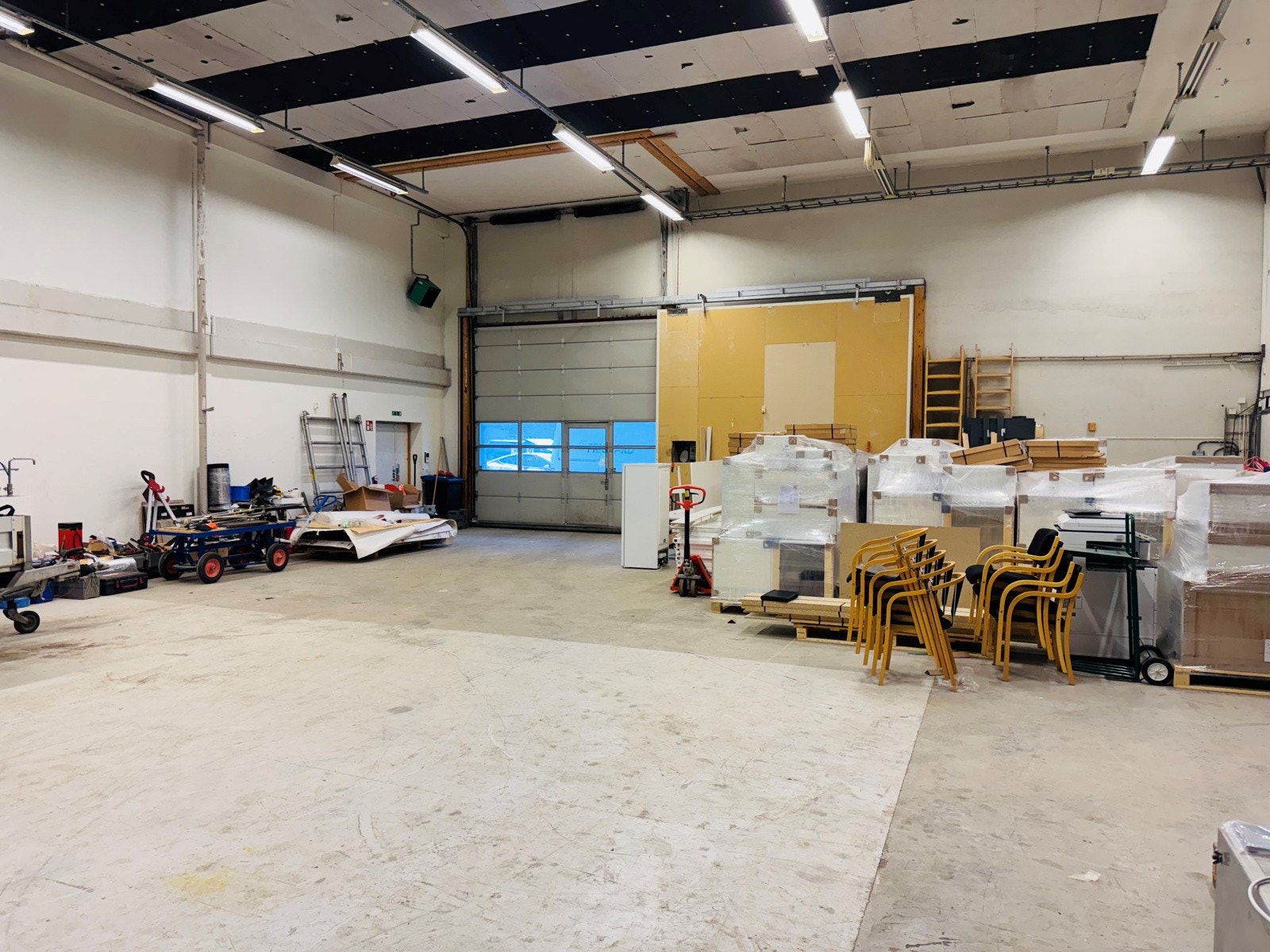 Lager inne Galleribilde