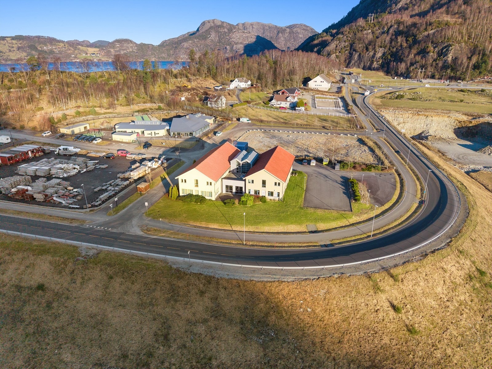 Foto-BE-2.jpg Galleribilde